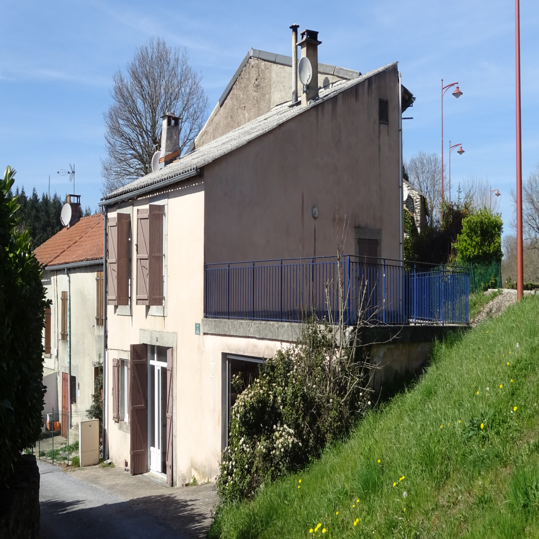 vente Maison de village avec extérieur à la Montagne Noire, idéale résidence principale et