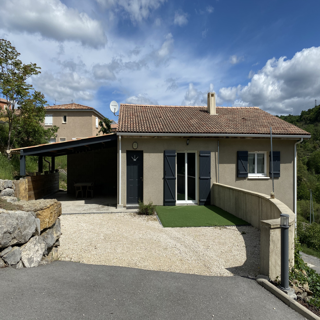 vente Très Joli Plain Pied avec Grande Terrasse Couverte et Vue Dégagée