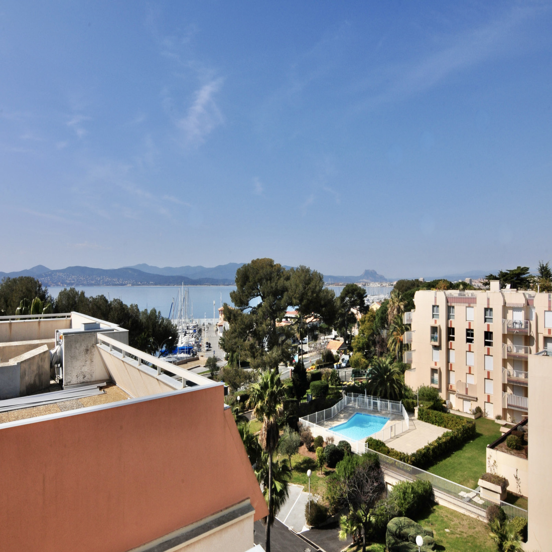 vente SAINTRAPHAËL Route De La Corniche, Appartement TERRASSE, SOLARIUM et 2 GARAGES, VUE MER vente SAINTRAPHAËL Route De La Corniche, Appartement TERRASSE, SOLARIUM et 2 GARAGES, VUE MER