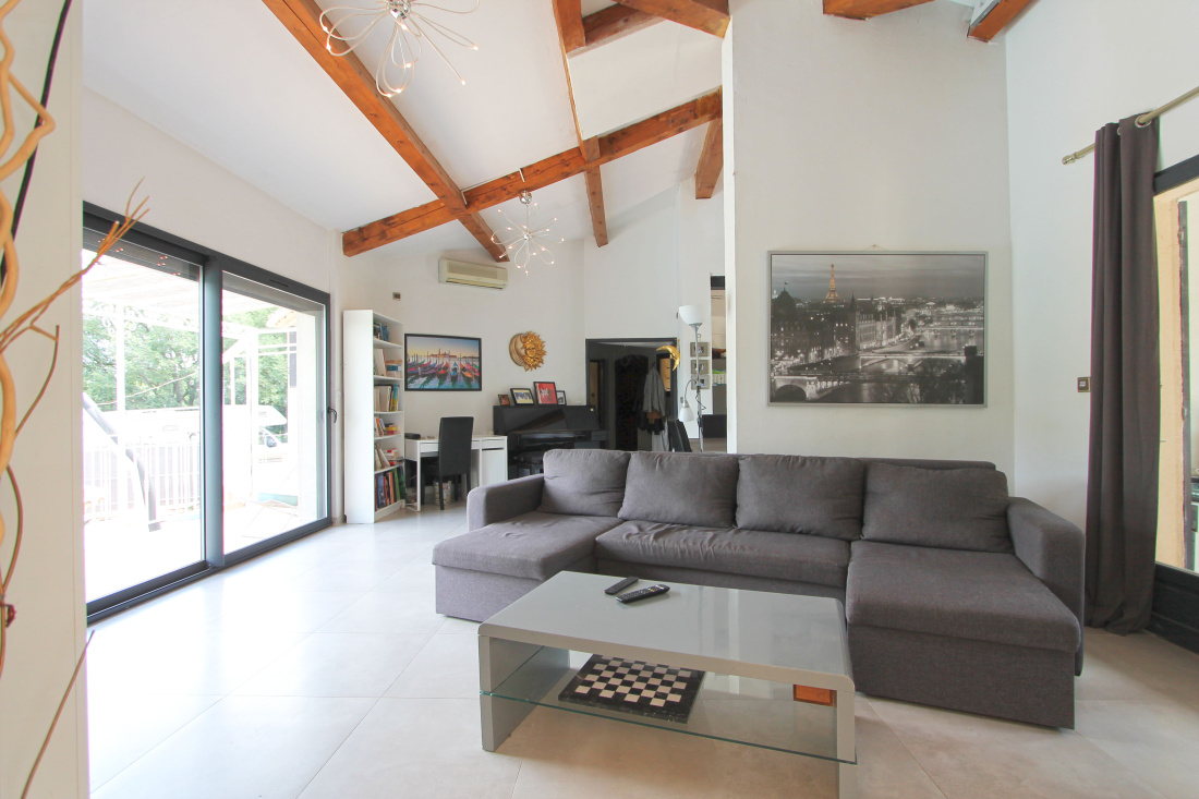 Vente Chateauneuf Le Rouge Villa De 170 M Avec Studio Independant De 30 M2