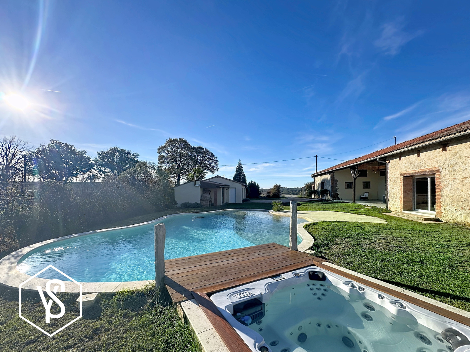 Maison 16 pièces 280 m² · à Lanta · 280 m² · 695 000 €