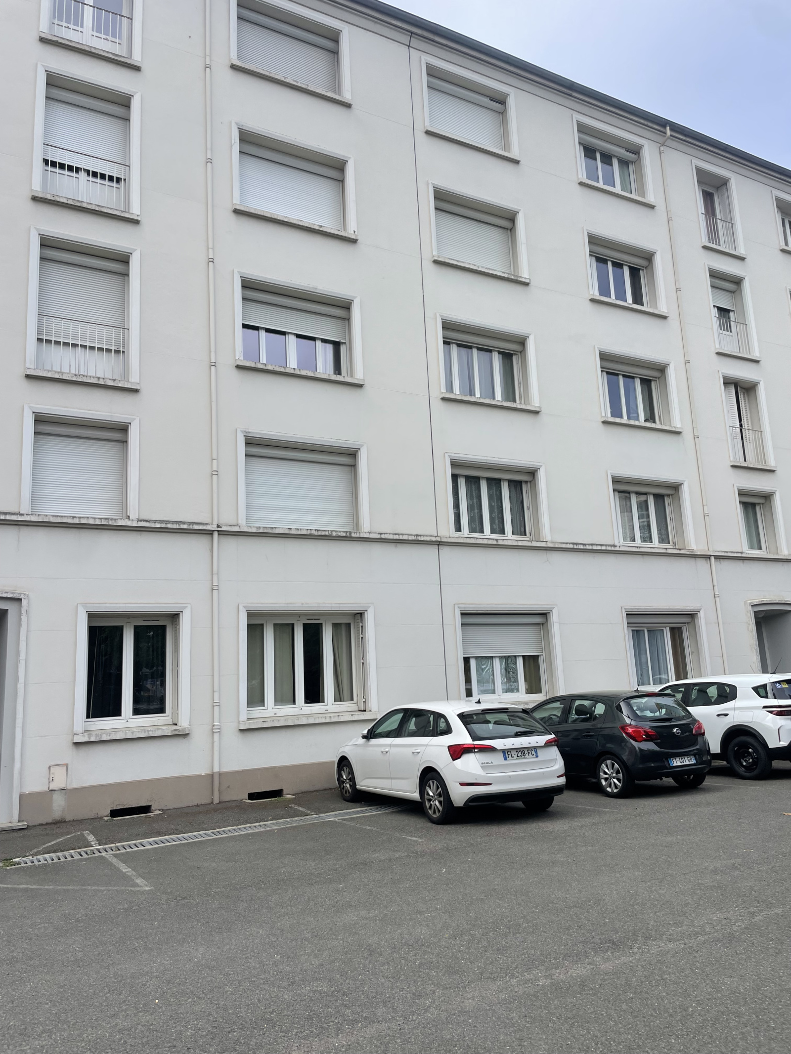 Appartement 4 pièces 64 m² · à Saint-Étienne · 63,7 m² · 77 000 €