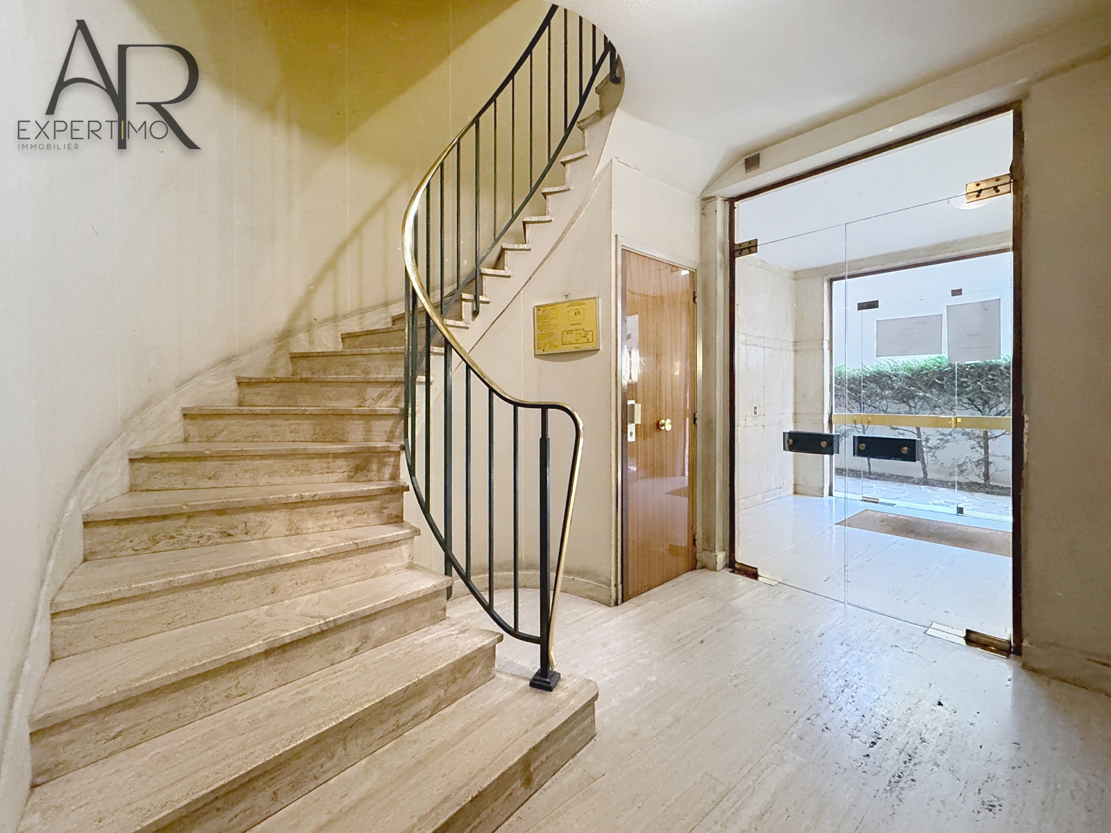 Appartement 1 pièce 12 m² · à Neuilly-sur-Seine · 12,1 m² · 159 000 €
