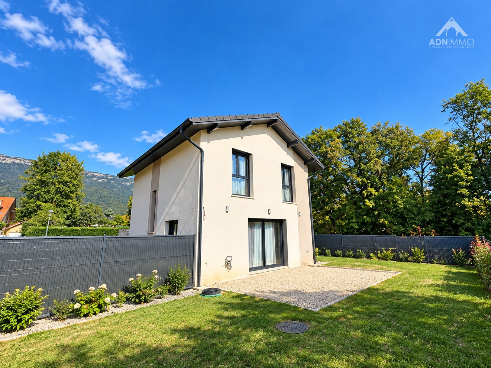Maison 6 pièces 122 m² · à Sergy · 122 m² · 770 000 €