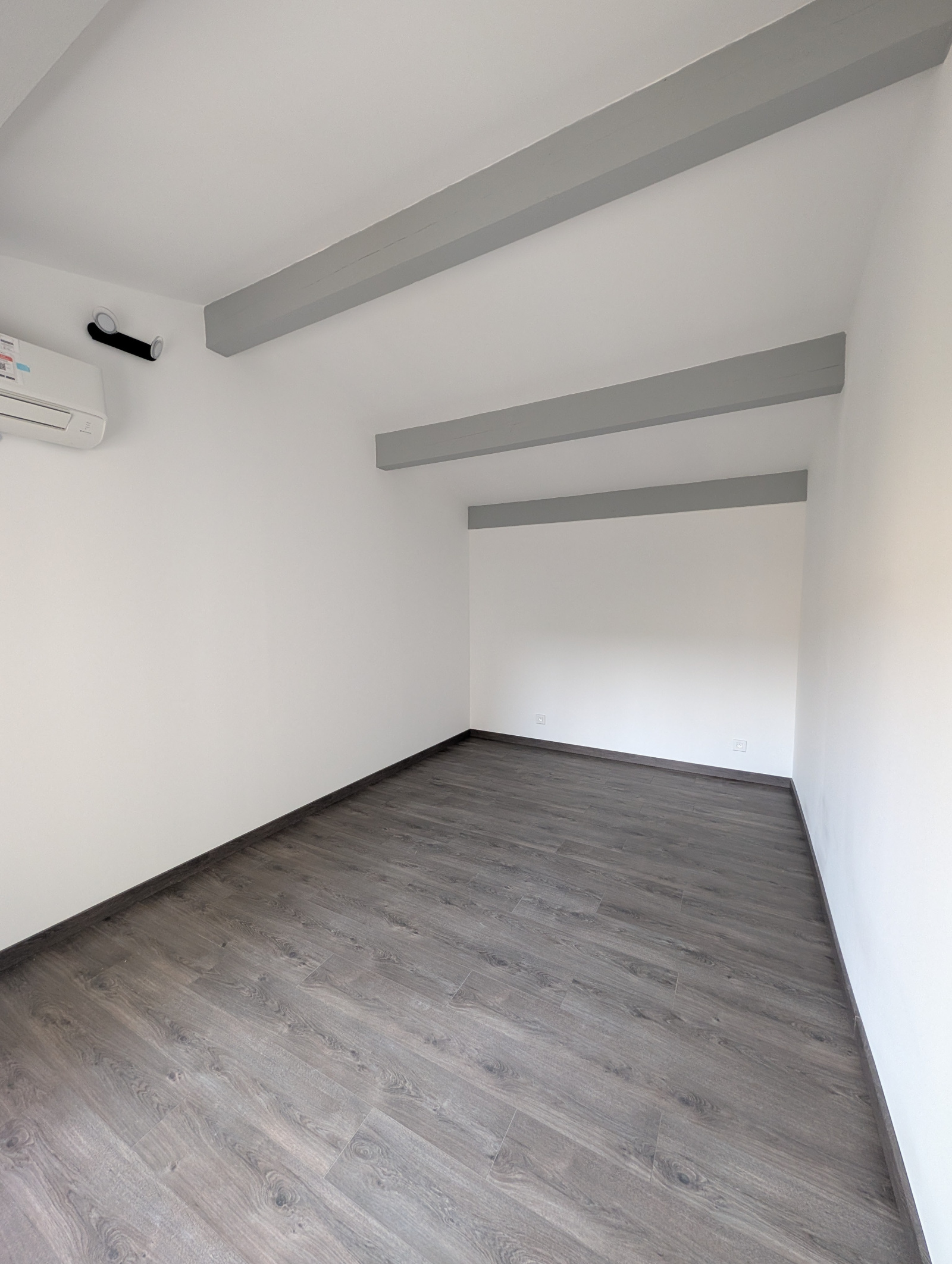 Maison 6 pièces 220 m² · à Entraigues-sur-la-Sorgue · 220 m² · 550 000 €