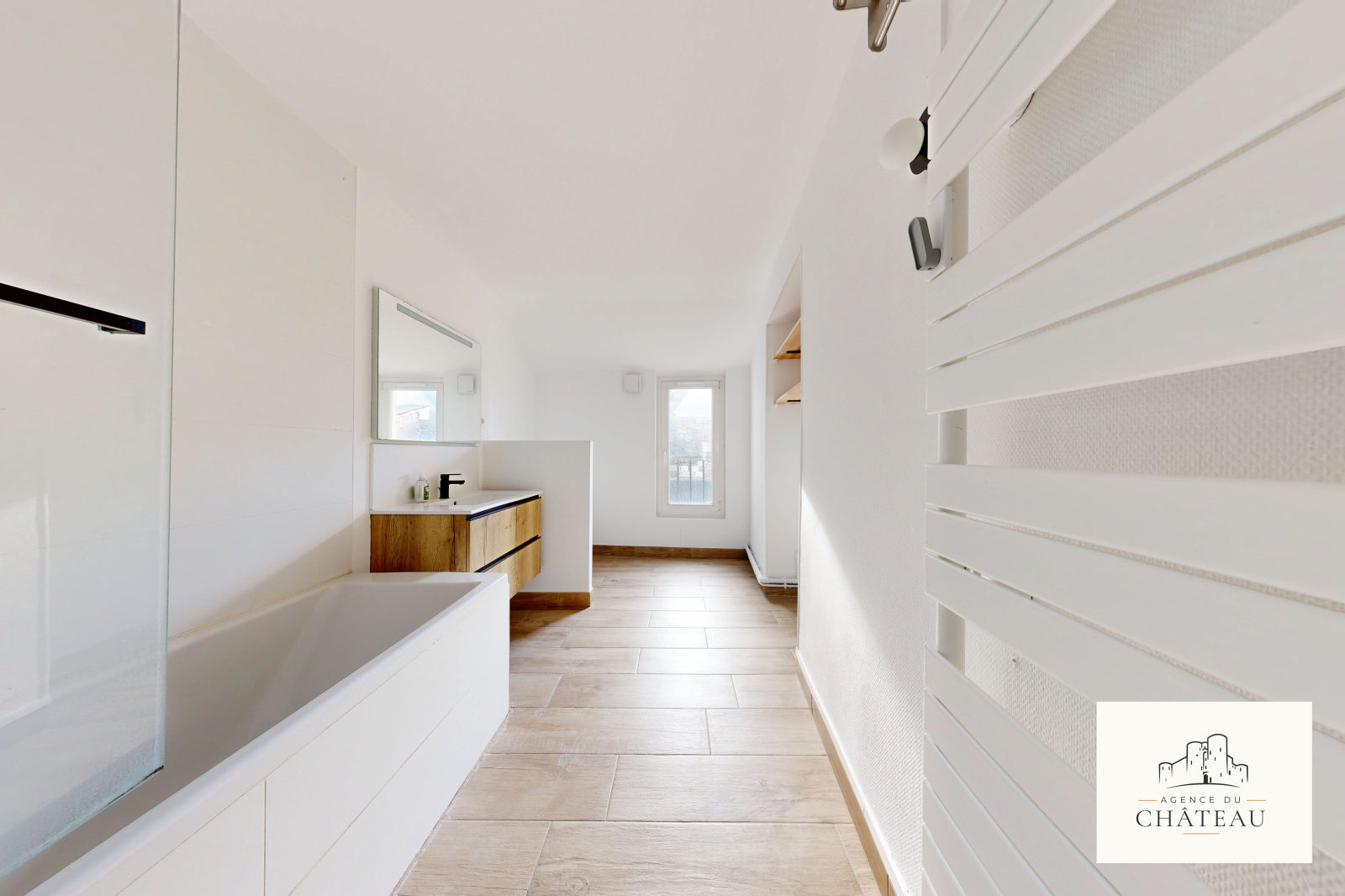 Local commercial 4 pièces 90 m² · à Angers · 89,5 m² · 330 750 €