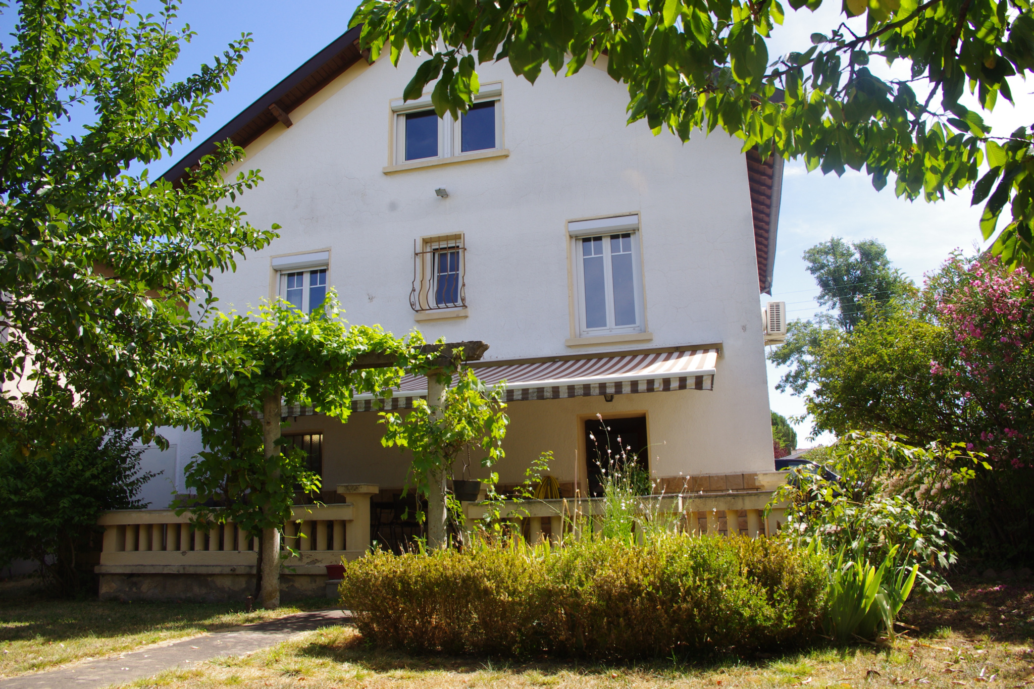 Appartement 2 pièces 115 m² · à Bron · 115 m² · 978 000 €