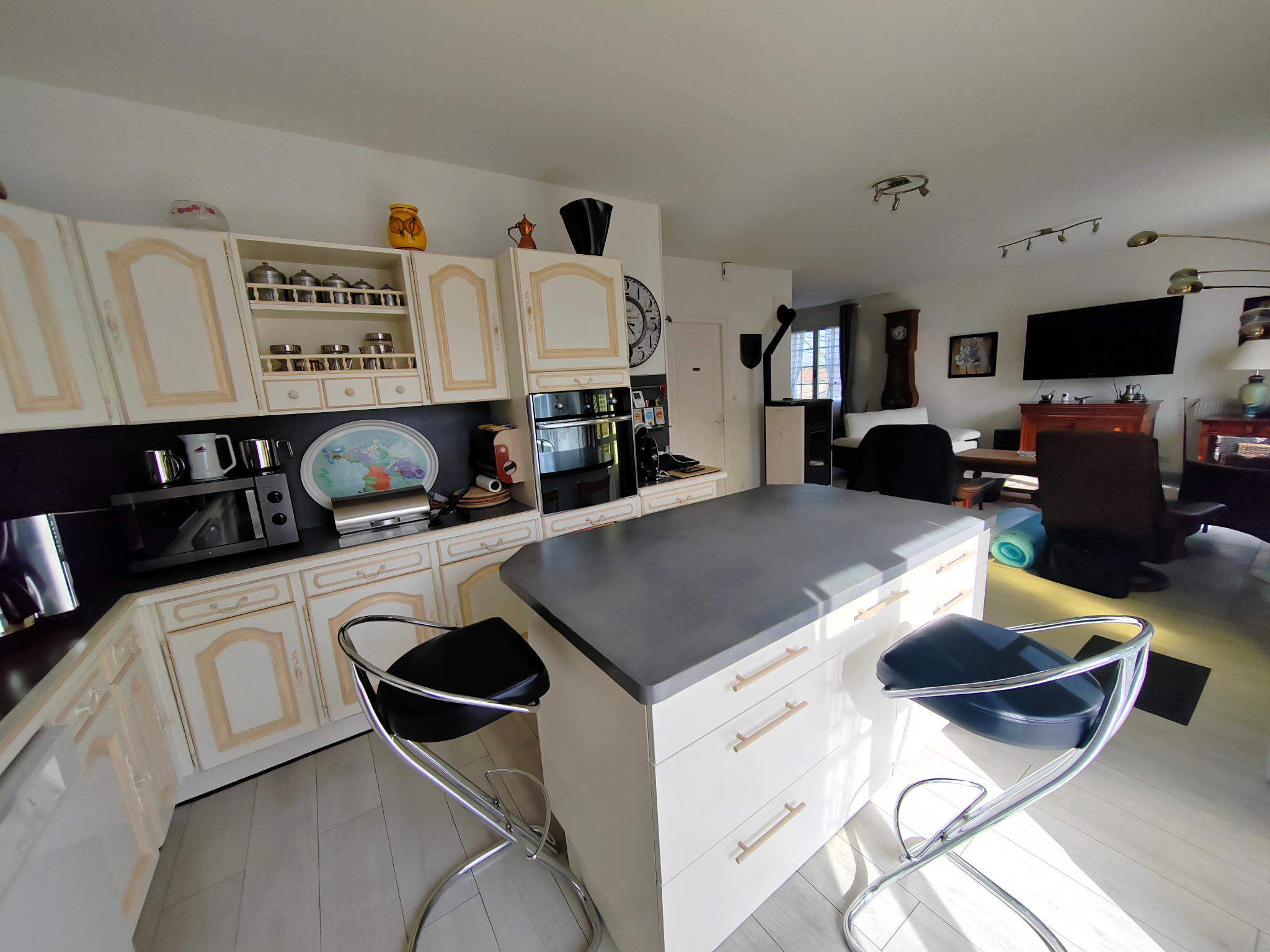 Photo 3