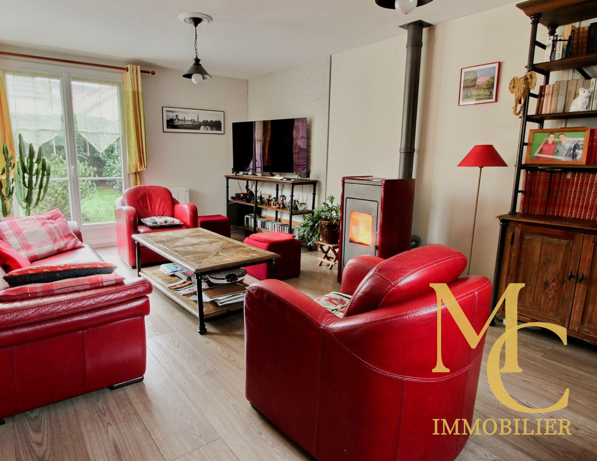 55 avenue de la Grande Ile 78960 VOISINS LE BRETONNEUX