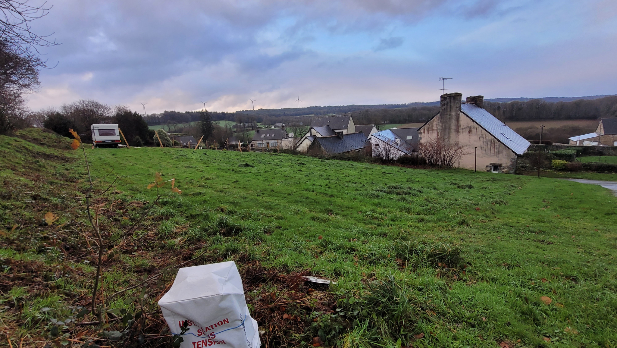 Terrain 799 m² · à Saint-Bihy · 25 000 €