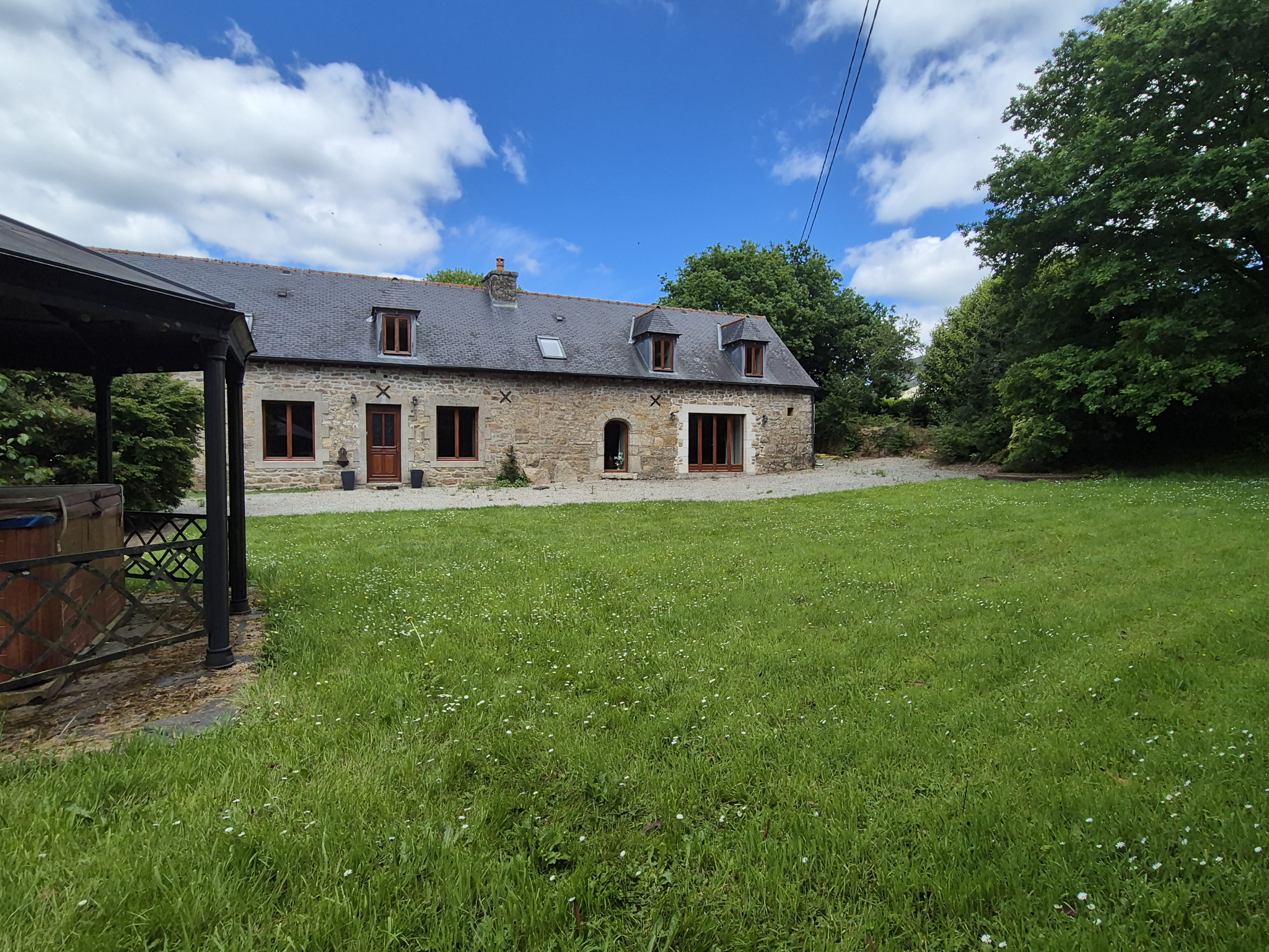 Maison 158 m² · à Lanrivain · 158 m² · 269 800 €