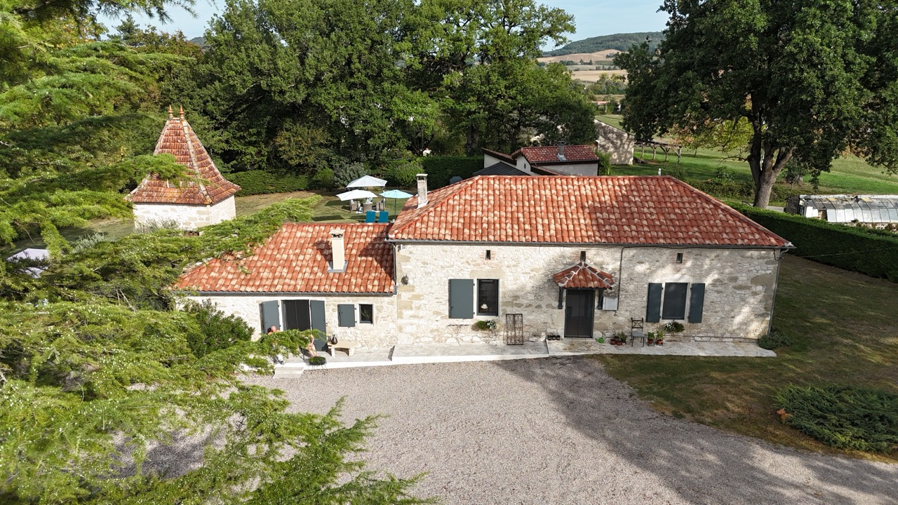 Maison 233 m² · à Valeilles · 233 m² · 598 000 €