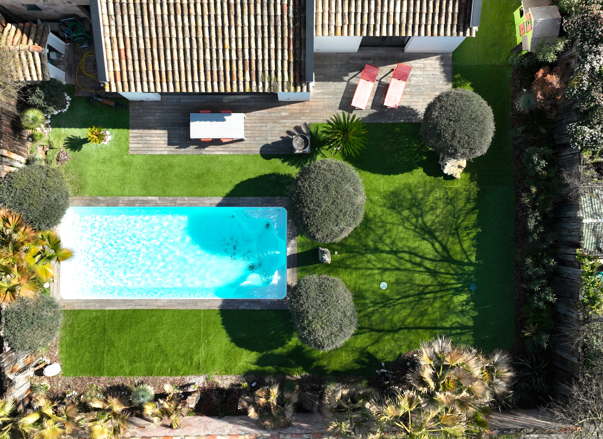 Magnifique Villa contemporaine de 160m2, avec maison d'invité de 50m2 et garage de 40m2 sur un terrain de 900m2 - Image 1