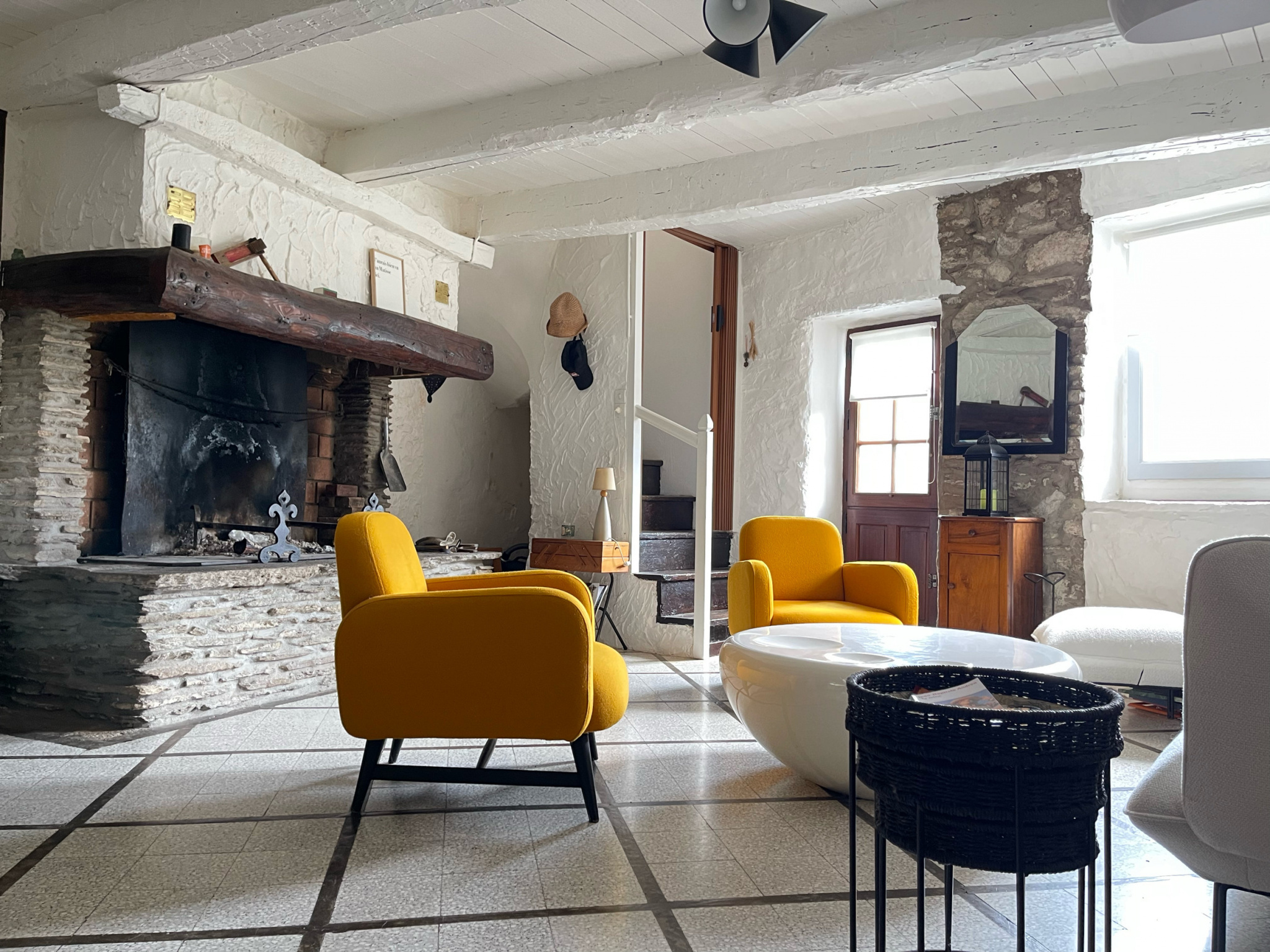 Charmante maison en pierre de 110m2 avec jardin - Image 1