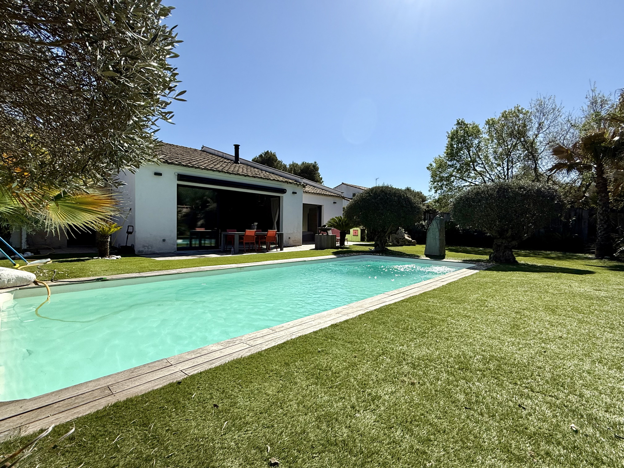 Magnifique villa de 160m2, garage 40m2,sur terrain de 700m2 - Image 2
