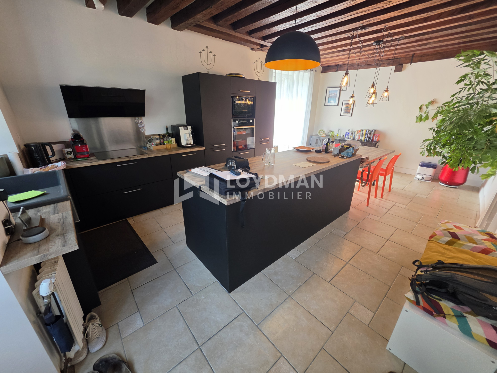 Belle demeure de 203.54 m2 avec 6 chambres entièrement réno