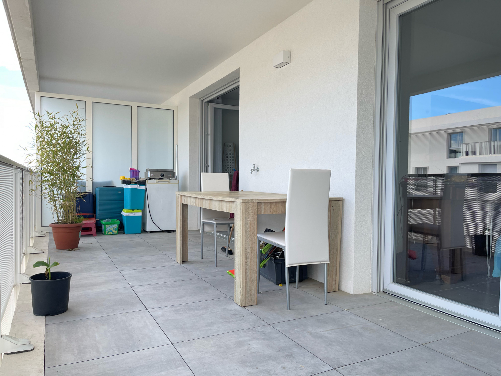 Castelnau T4 77m2 avec terrasse 17m2 et parking 399000€ - Image 1