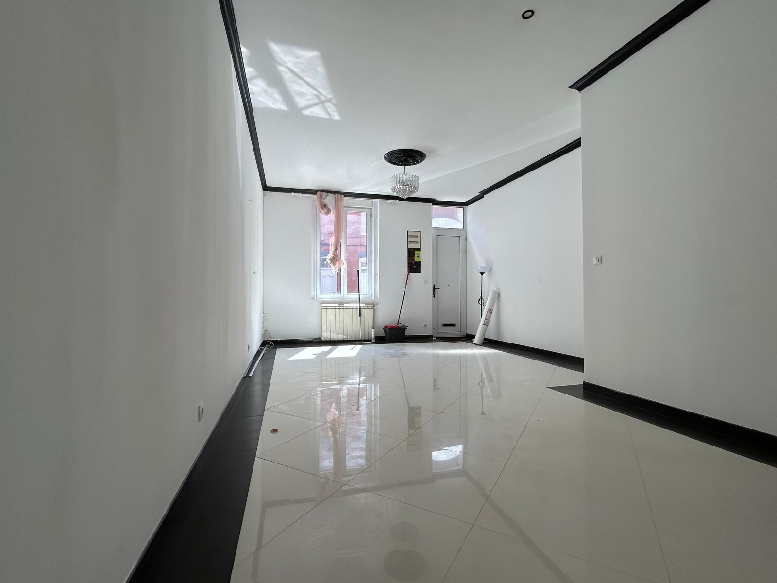 Appartement 98 m² · à Wasquehal · 98 m² · 153 000 €