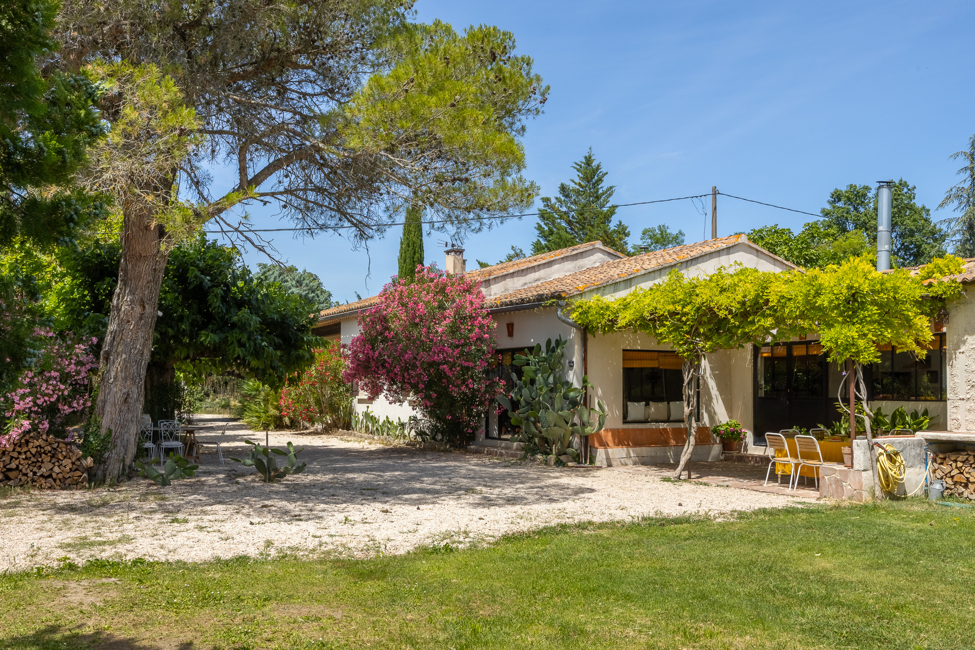 Maison de caractère en campagne d'Eygalières Type 6 avec p