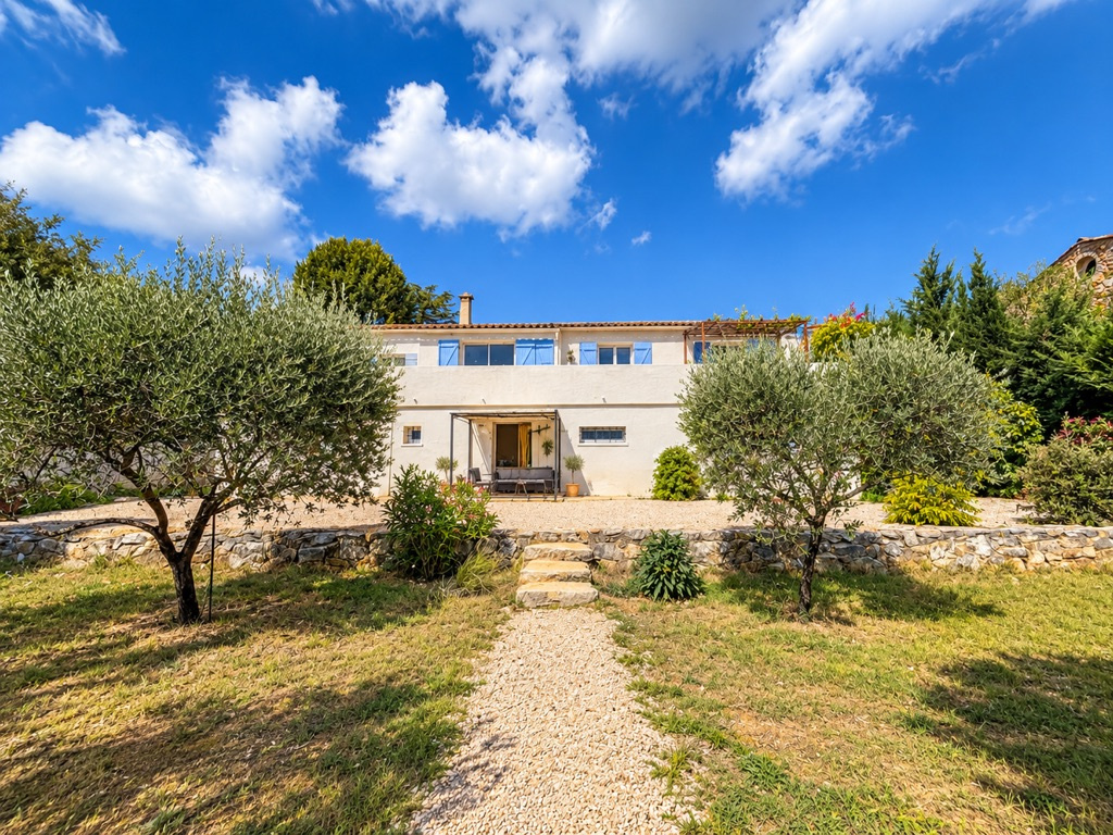 Appartement 180 m² · à Seillons-Source-d'Argens · 180 m² · 565 000 €