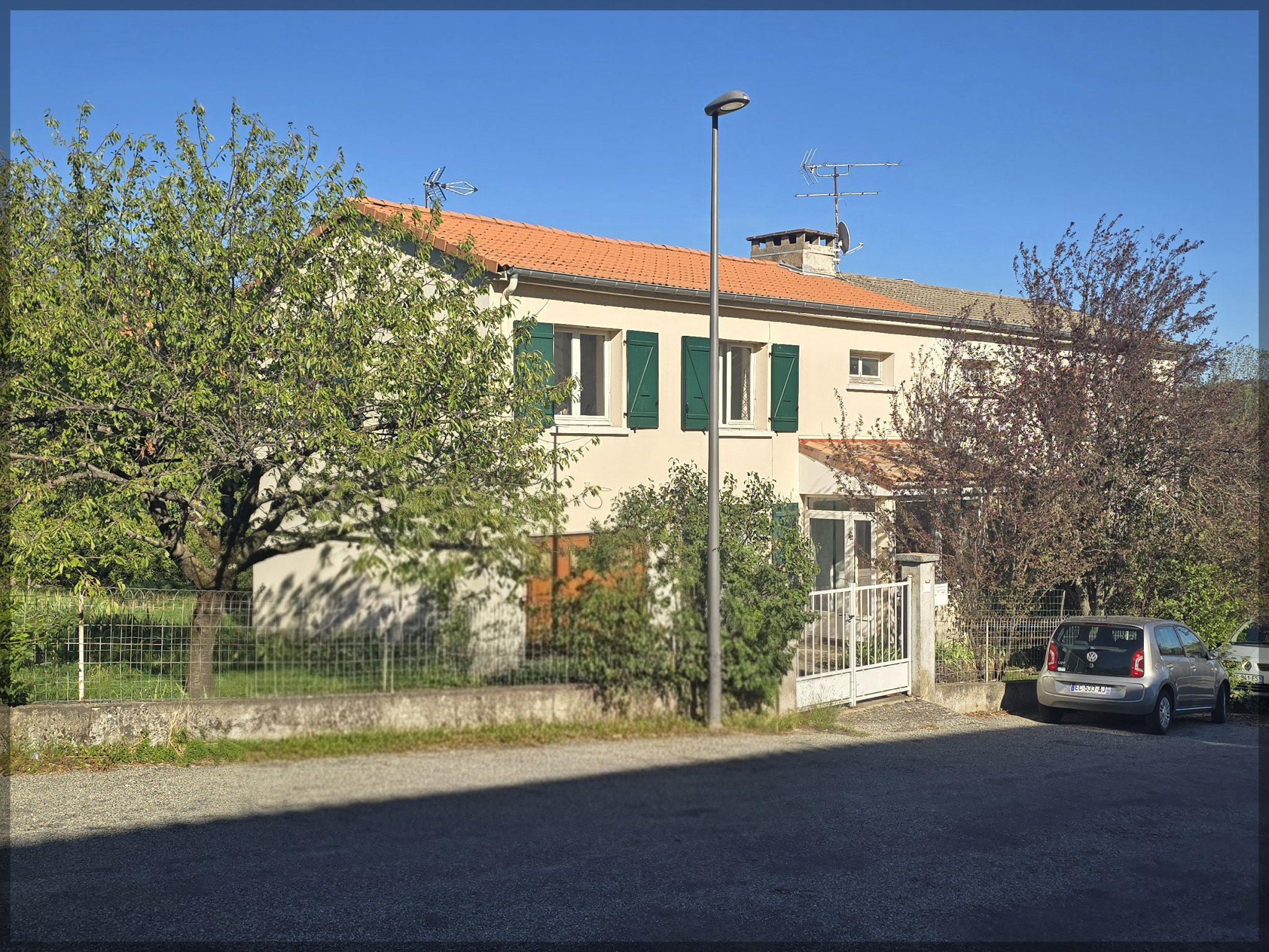 Appartement 93 m² · à Vernoux-en-Vivarais · 93 m² · 170 000 €