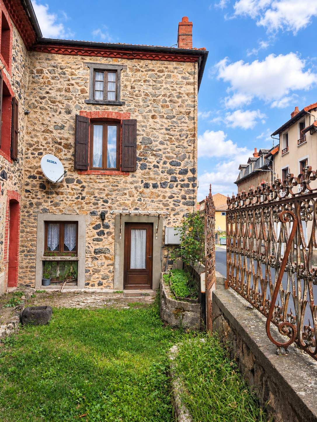 Appartement 80 m² · à Molompize · 80 m² · 25 000 €