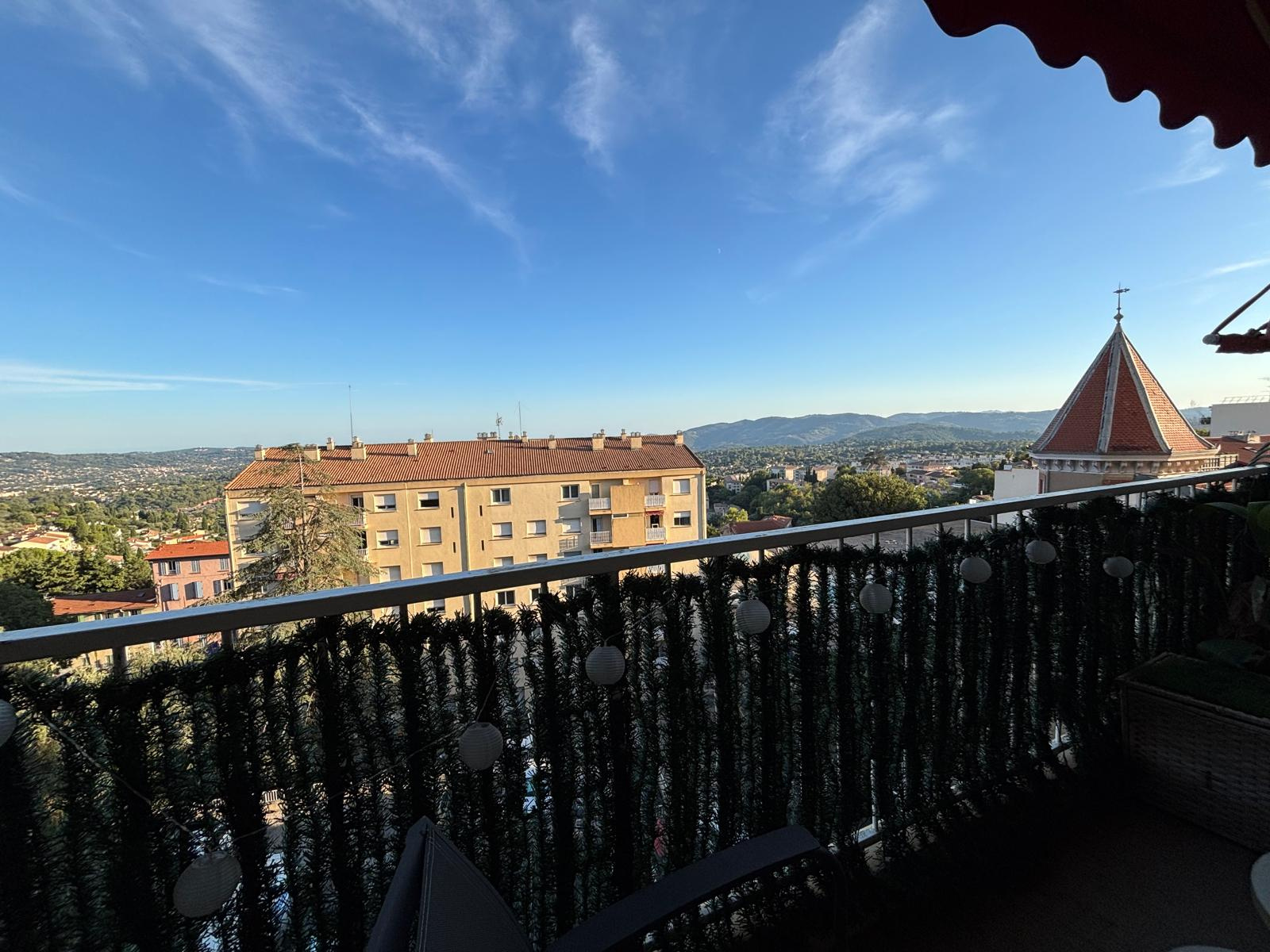 Appartement 75 m² · à Grasse · 75 m² · 260 000 €