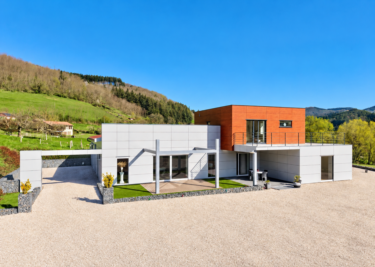 Villa contemporaine 175 m2 Garage de 120 m2 à fort potenti