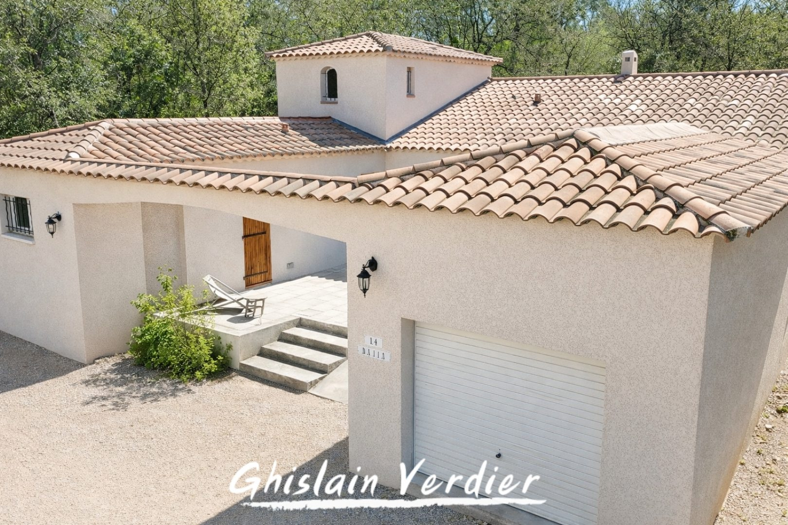 Maison de charme en Provence   172 m2 avec jardin de 2500 m2