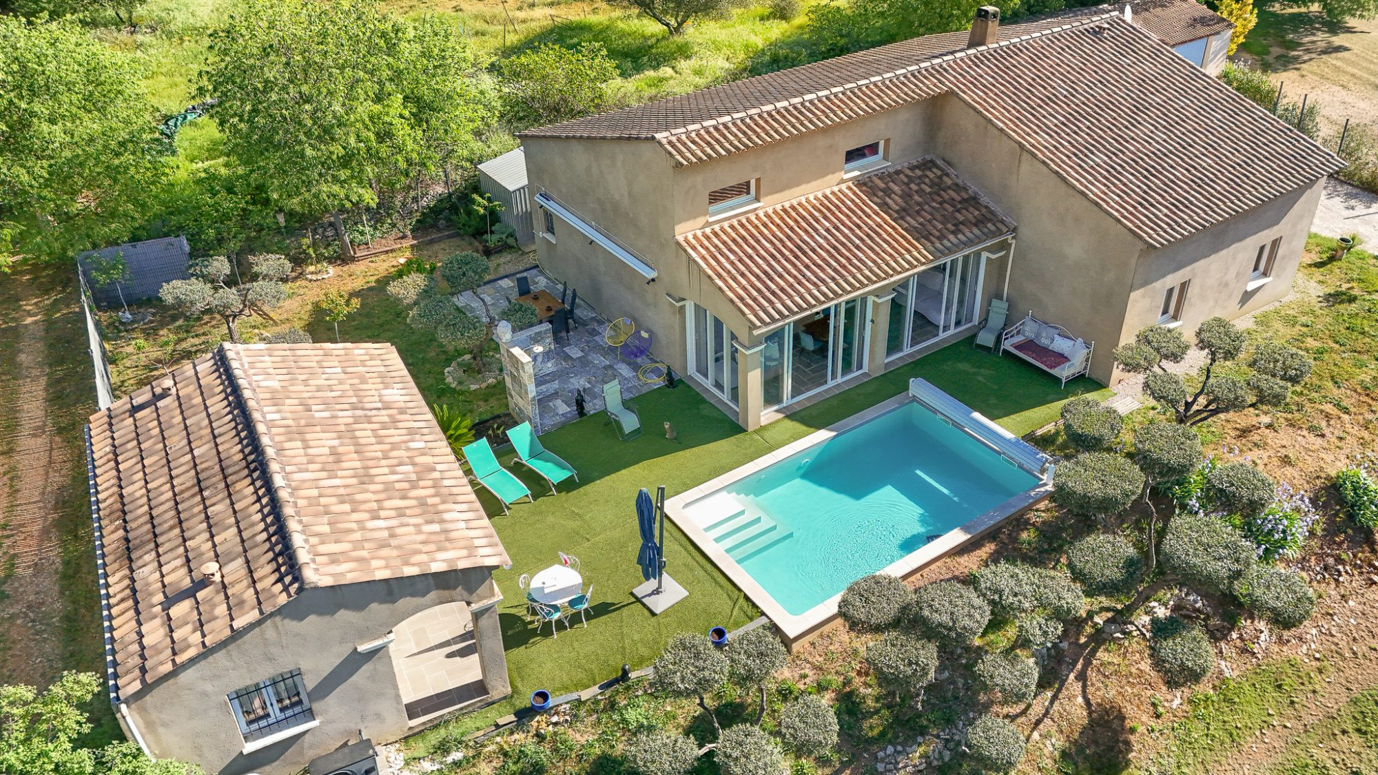 Maison 141 m2+ Annexe 26 m2 piscine