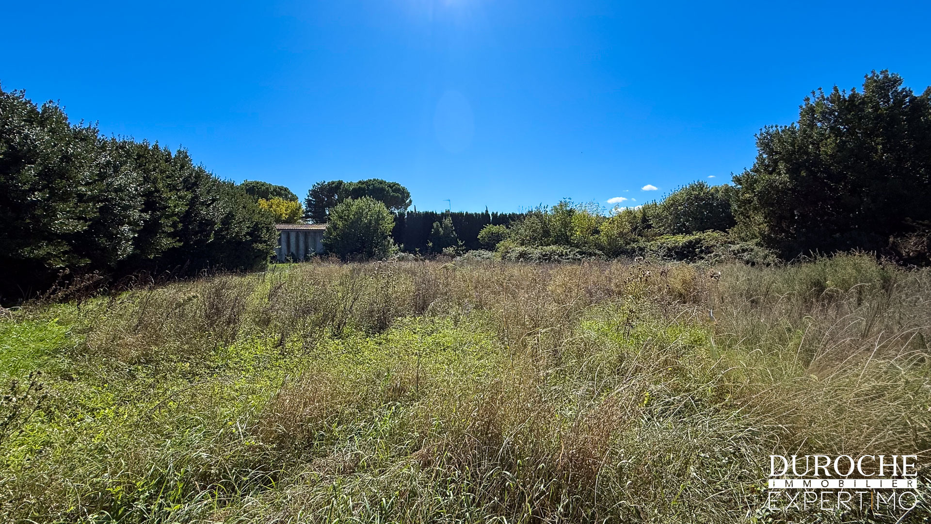 Caderousse Terrain à bâtir de 1 369 m2 libre constructeur