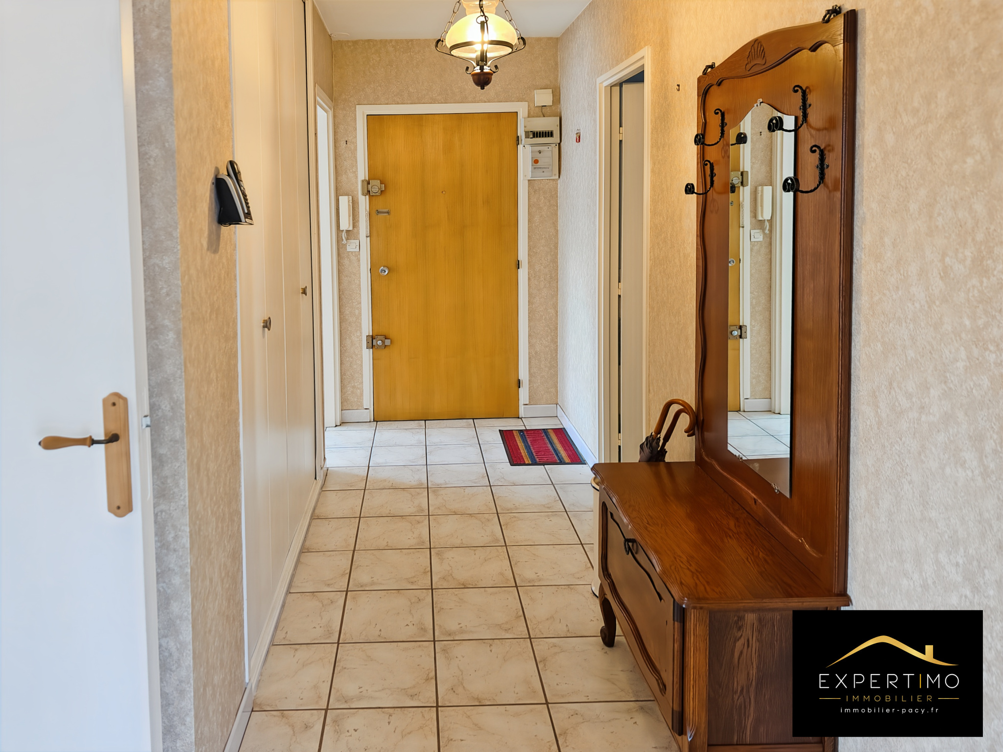 Appartement 77 m² · à Gaillon · 77 m² · 104 000 €
