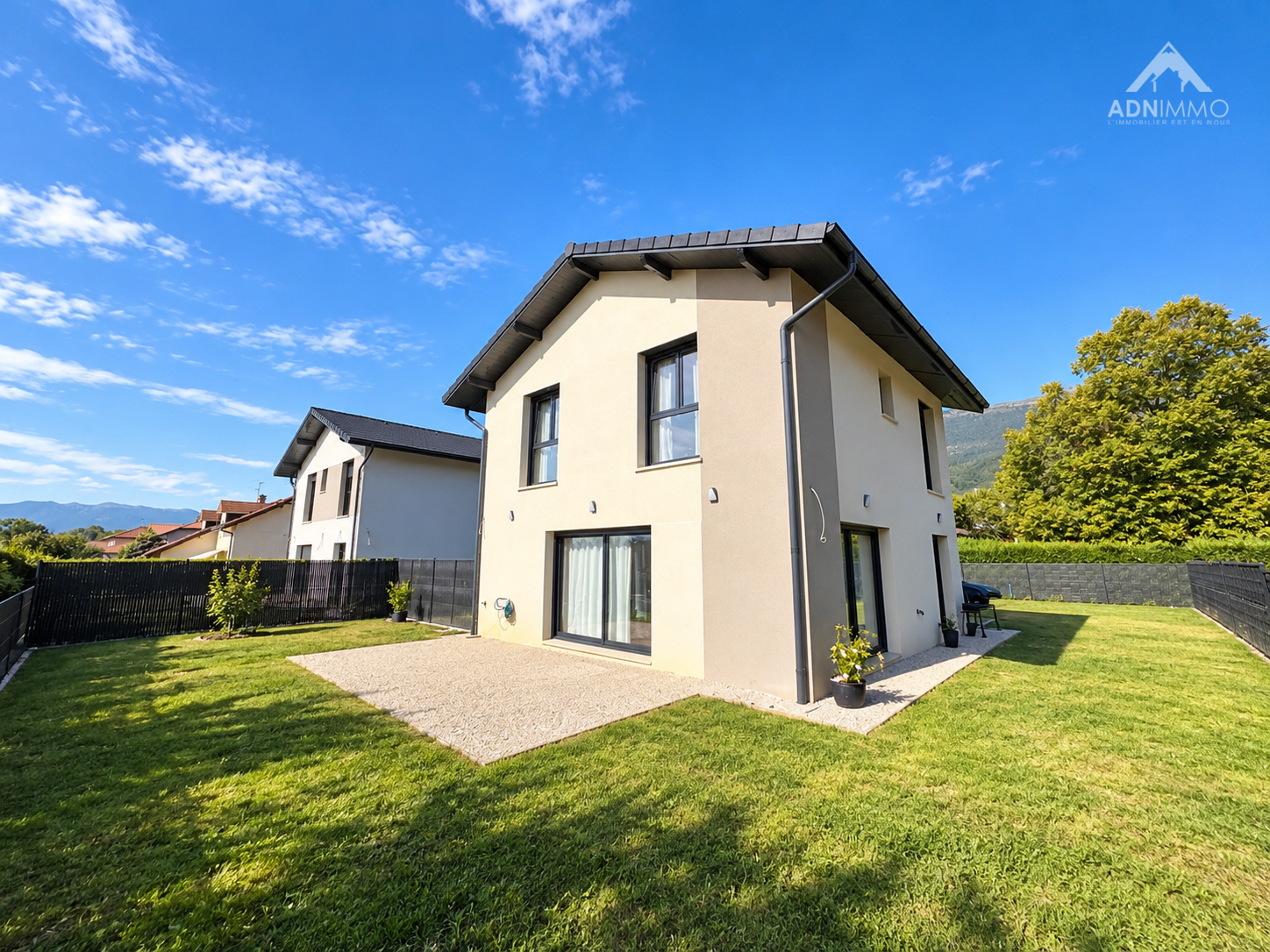 Appartement 122 m² · à Sergy · 122 m² · 770 000 €
