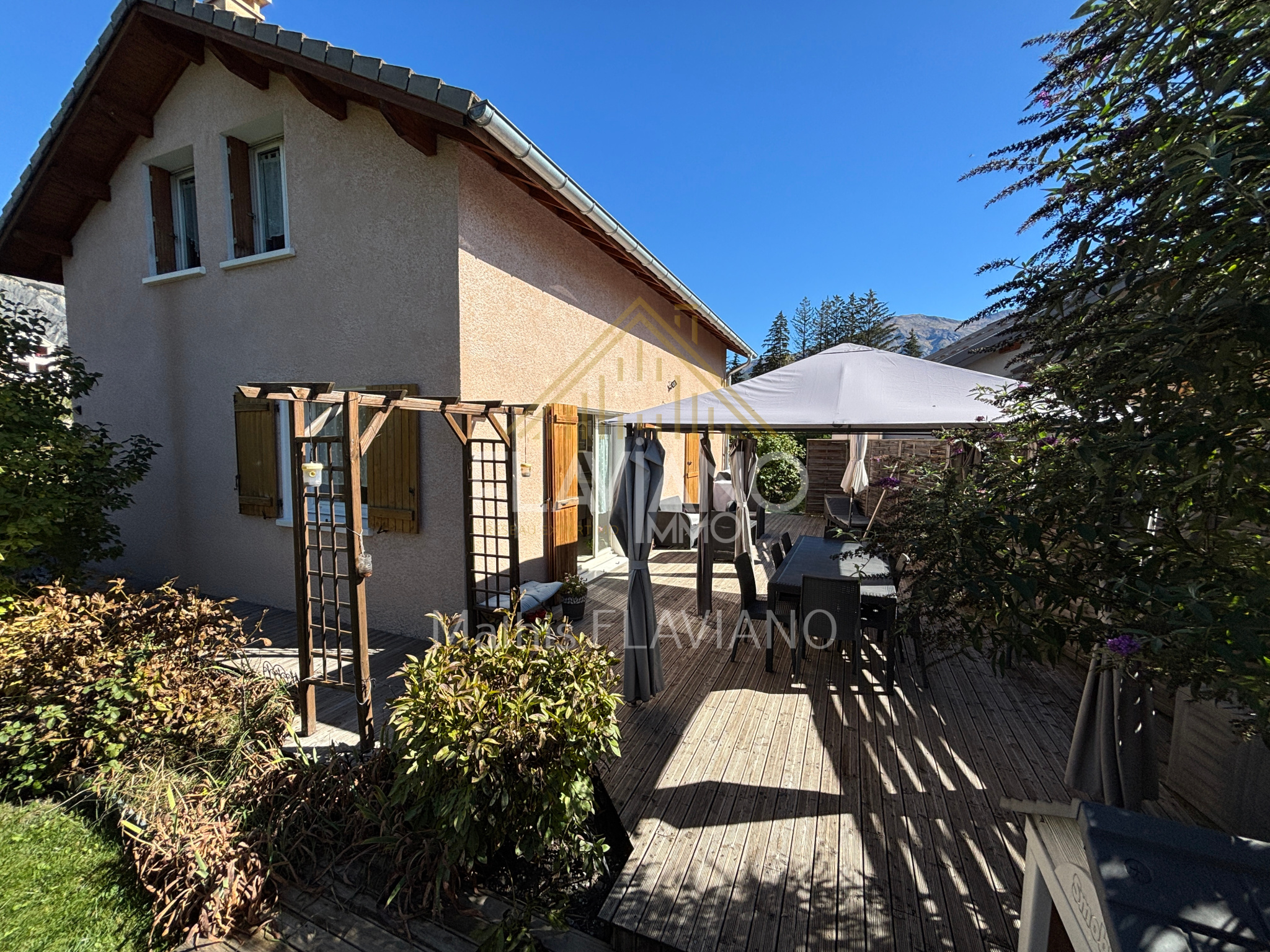 Maison 128 m² · à Barcelonnette · 128 m² · 398 000 €