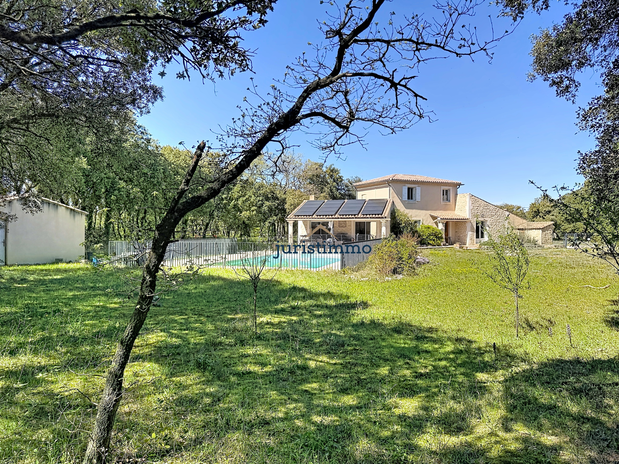 Belle villa avec piscine  et studio dans environnement naturel préservé