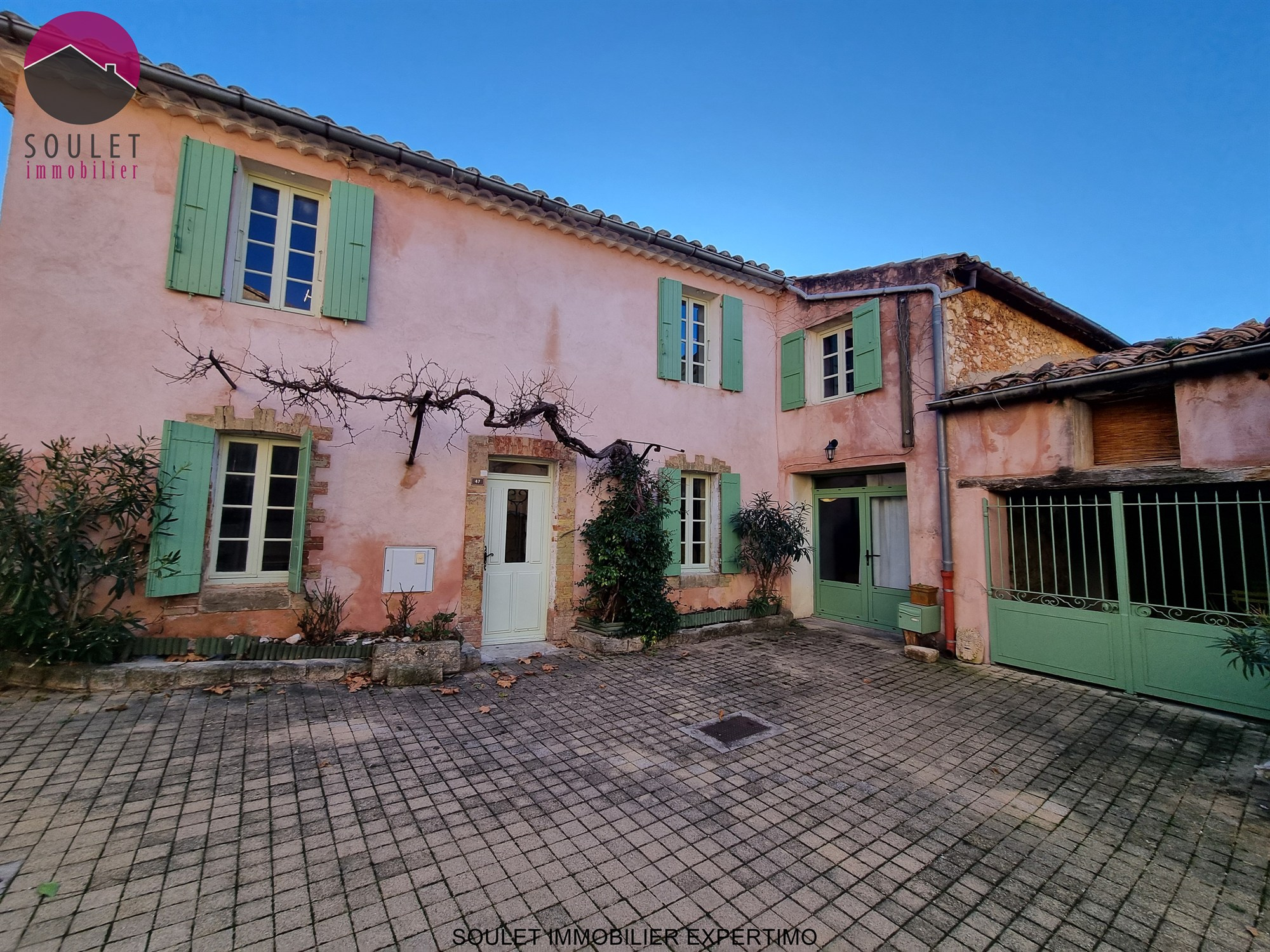 Redonnez vie à cette belle maison de village