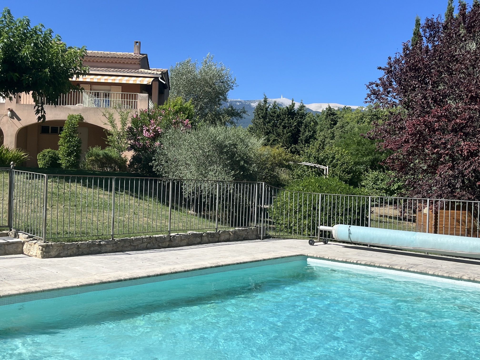 Spacieuse villa avec vue et appartement séparé