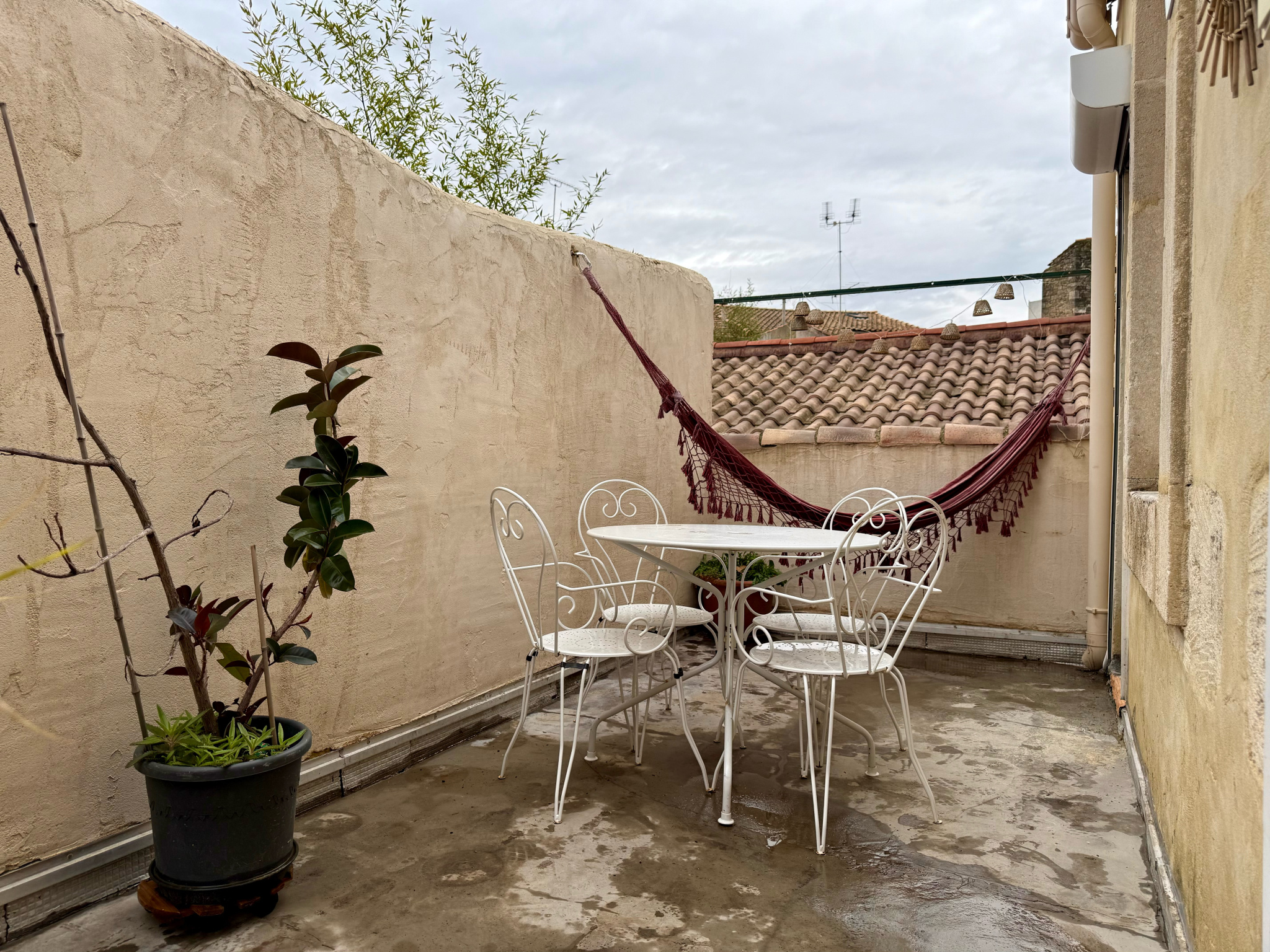 Exclusivité, charmant T2 Duplex avec terrasse de 12m2 - Image 1