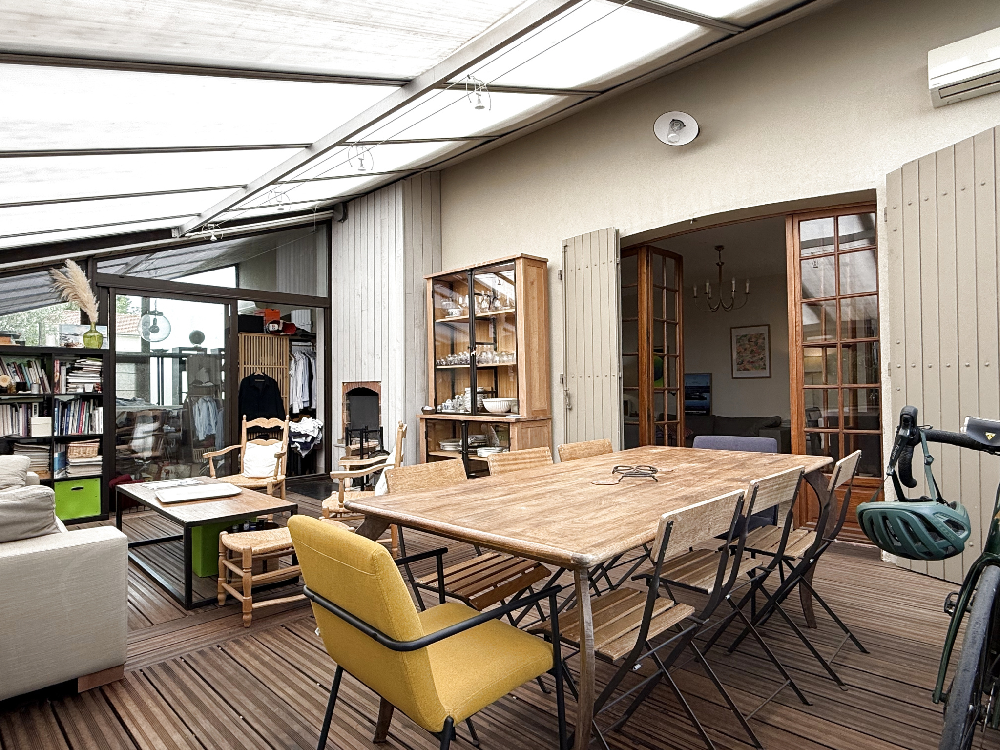 Maison Familial 7 chambres 353m2 Terrain 747m2 - Image 1