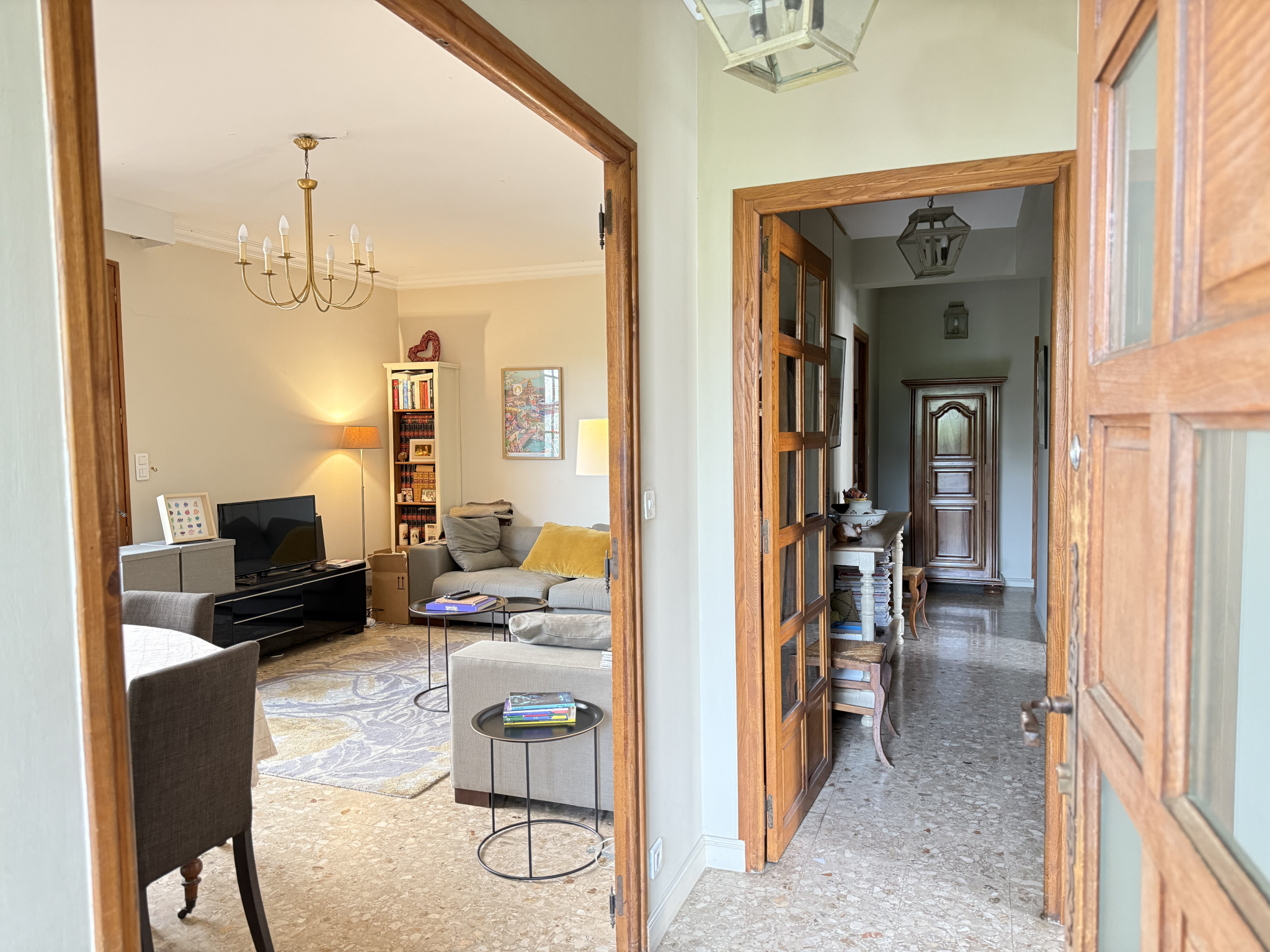 Maison Familial 7 chambres 353m2 Terrain 747m2 - Image 3