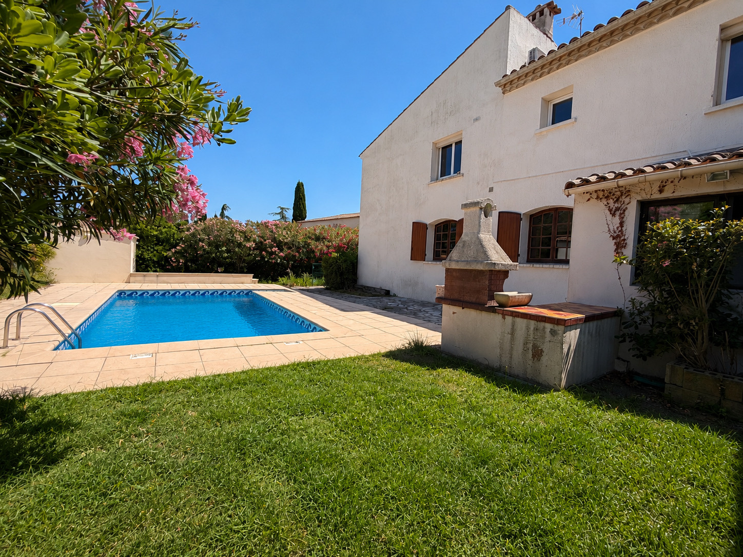 SAINT-GÉLY-DU-FESC   MAISON FAMILIALE DE 176 m2 AVEC PISCINE, DOUBLE HABITATION ET GARAGE