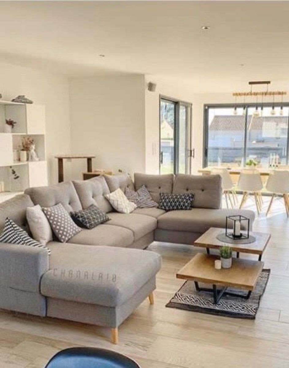 Saint Julien en Genevois centre ville propose un T3 de 59 m2 + 13 m2  balcon ouest .320 000 €