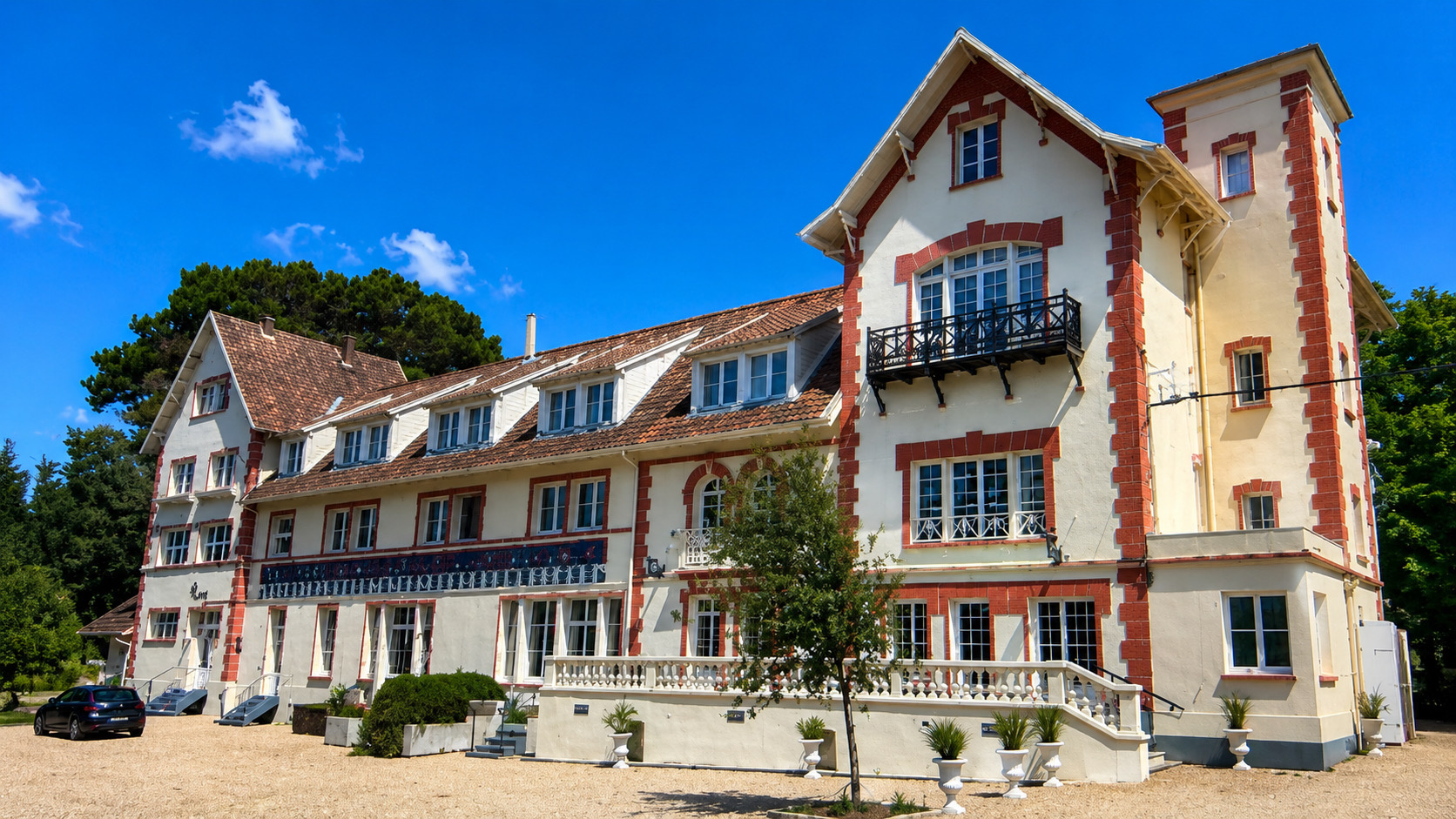 Opportunité rare   Idéal investisseur   Fort potentiel de développement   Ensemble immobilier unique de plus d