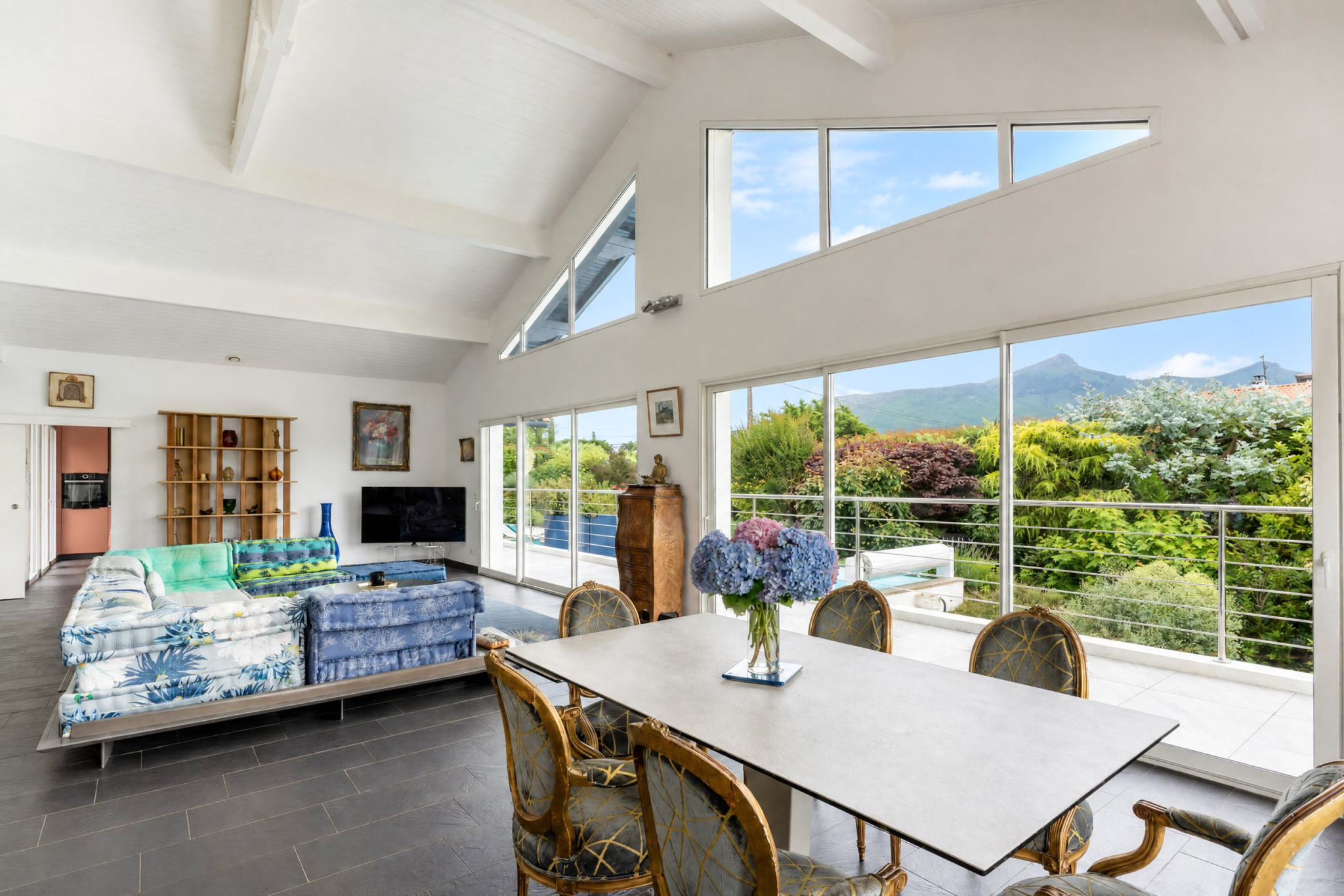 Propriété familiale de 295 m2 avec piscine, vue Rhune et parc paysager de 3 000 m2