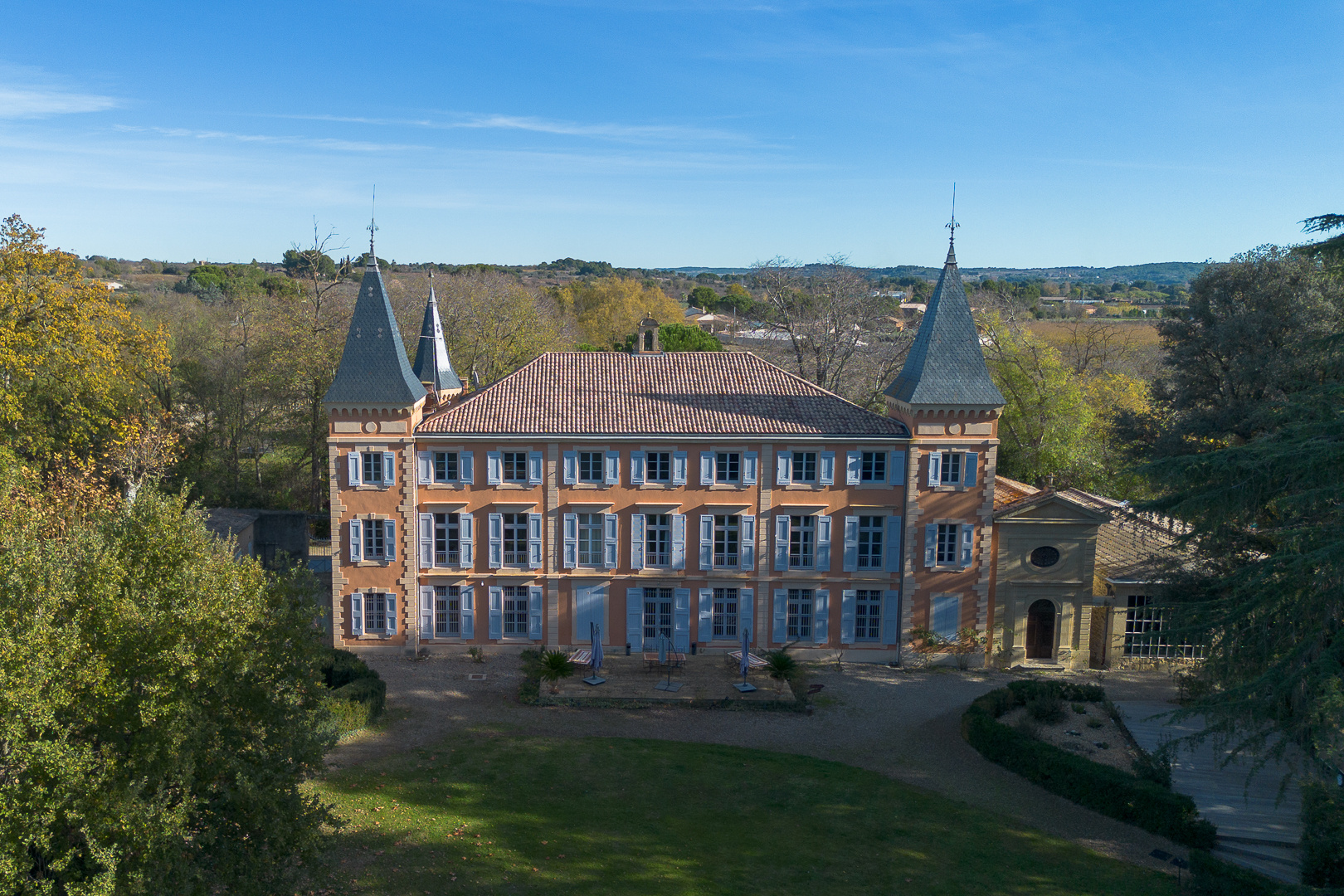 Pézenas-Chateau d'Exception-1450m2 au coeur d'un par de 4.4 ha-Prestations haut de gamme