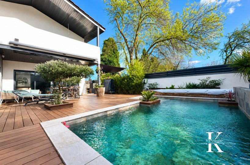 Villa contemporaine d’exception avec double piscine, dépendance indépendante et prestations haut de gamme