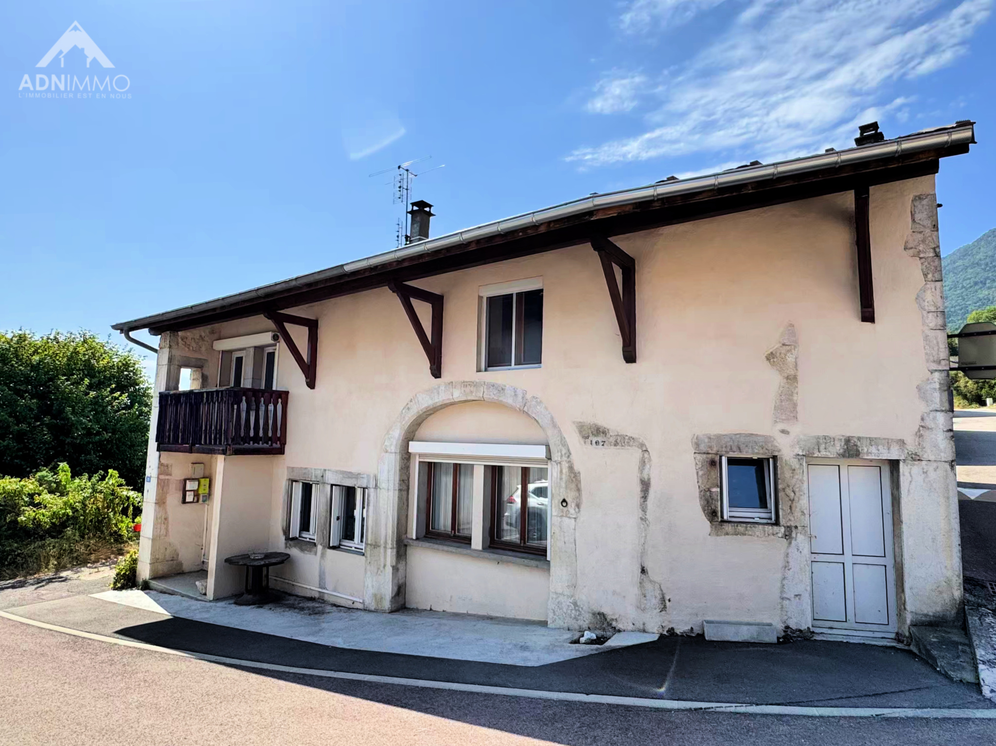 MAISON 4 PIECES 138 M2 + GRANGE 250 M2