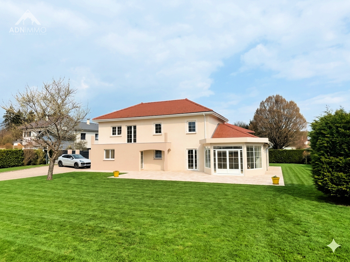 Maison 8 Pièces 205 m2
