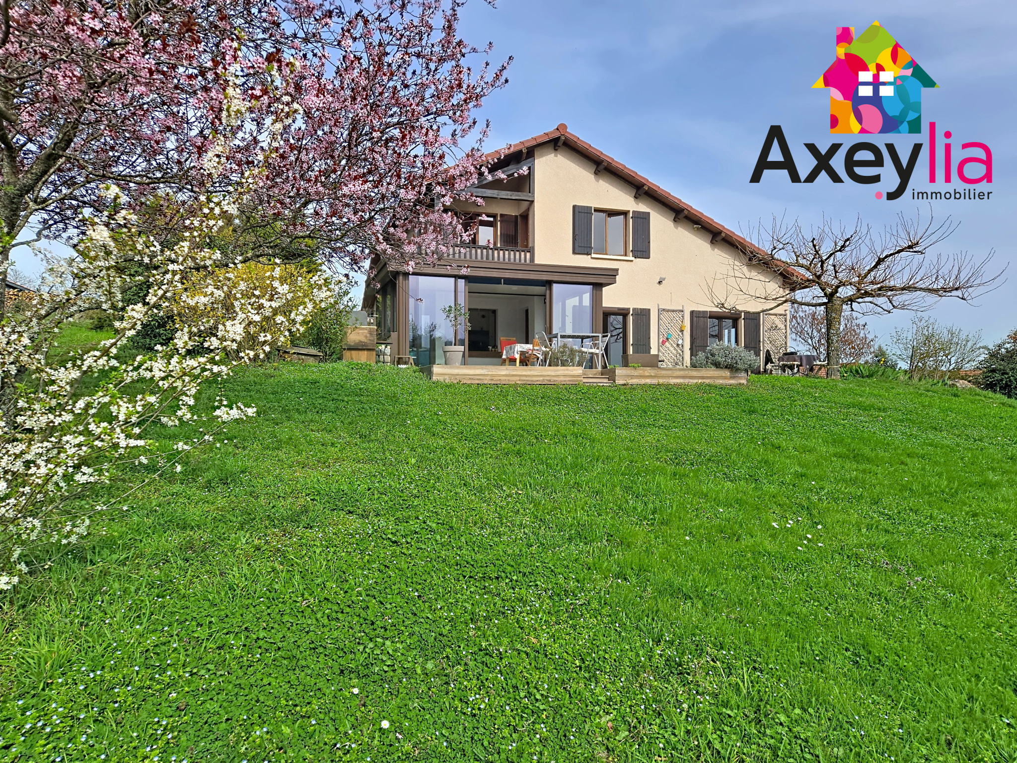 Maison 6 pièces 138 m² · à Ambierle · 137,9 m² · 270 000 €